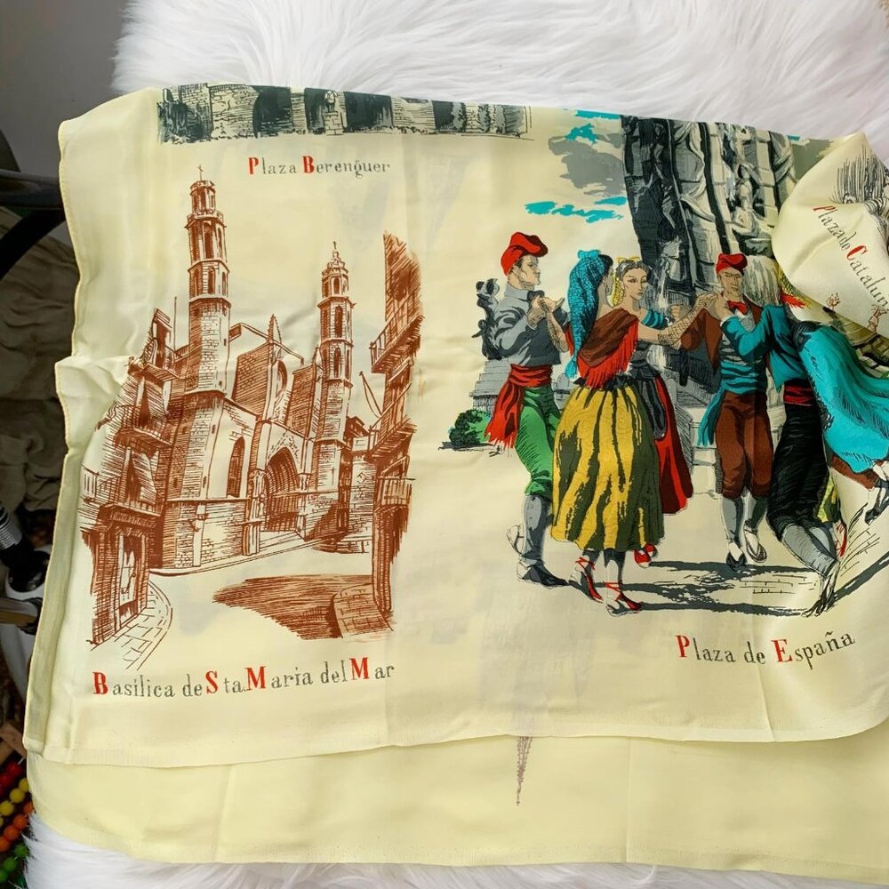 NWOT Vintage Souvenir Scarf Memories of Barcelona Sagrada Familia Cathedral 30” - Picture 4 of 6